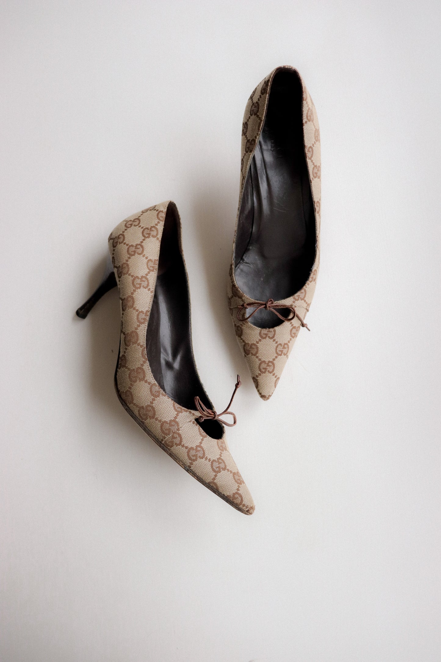 Vintage Gucci Bow Heels 40