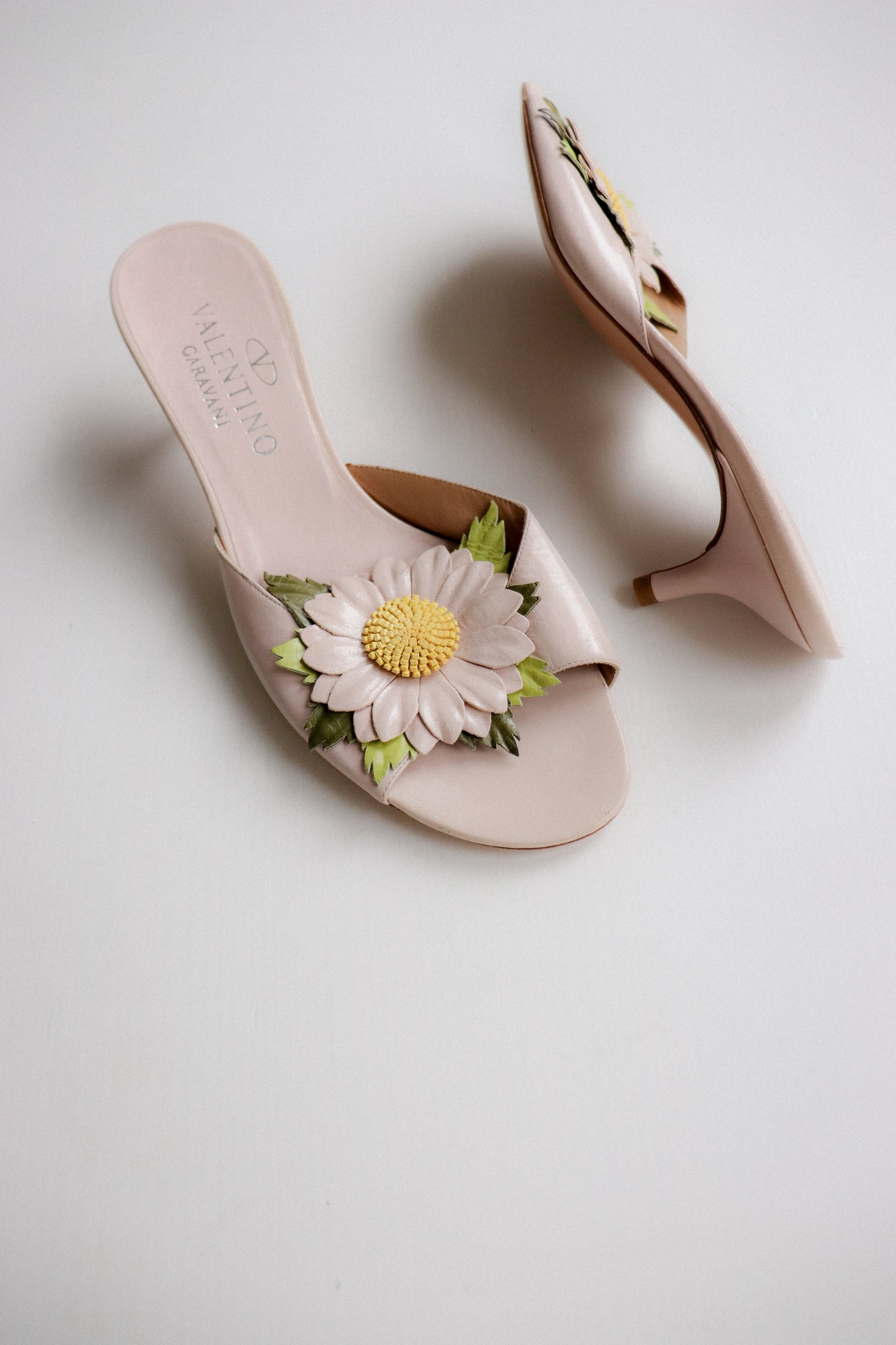 Vintage Valentino Garavani Daisy Mules 37