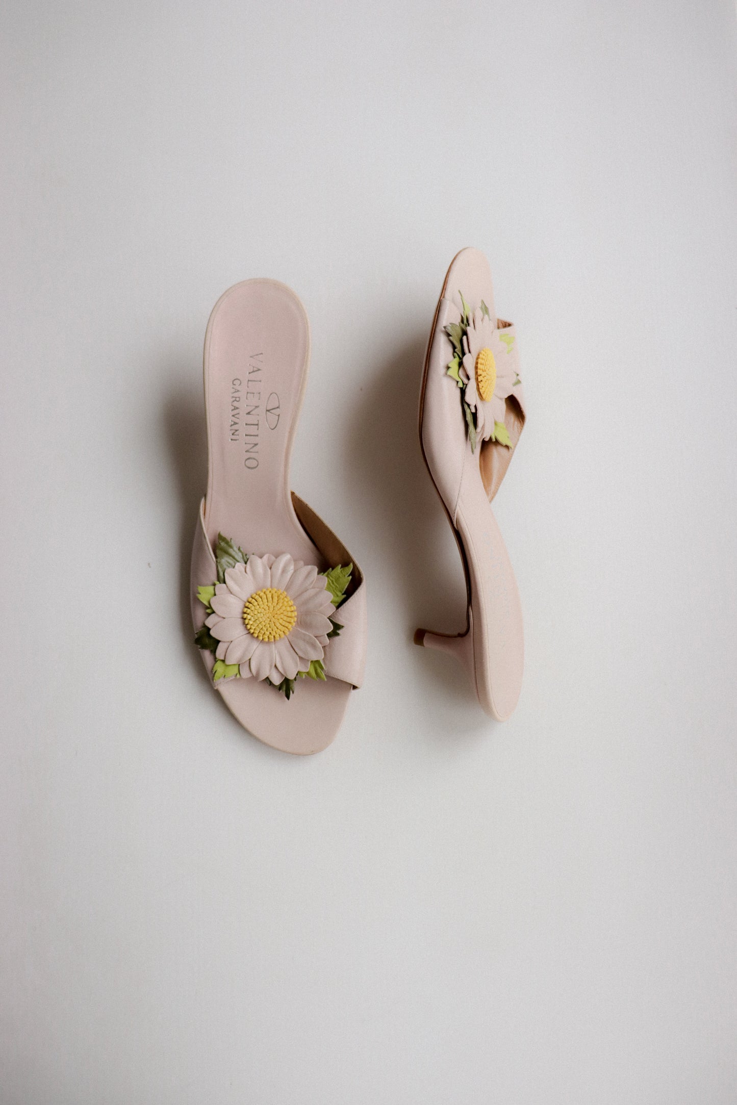 Vintage Valentino Garavani Daisy Mules 37