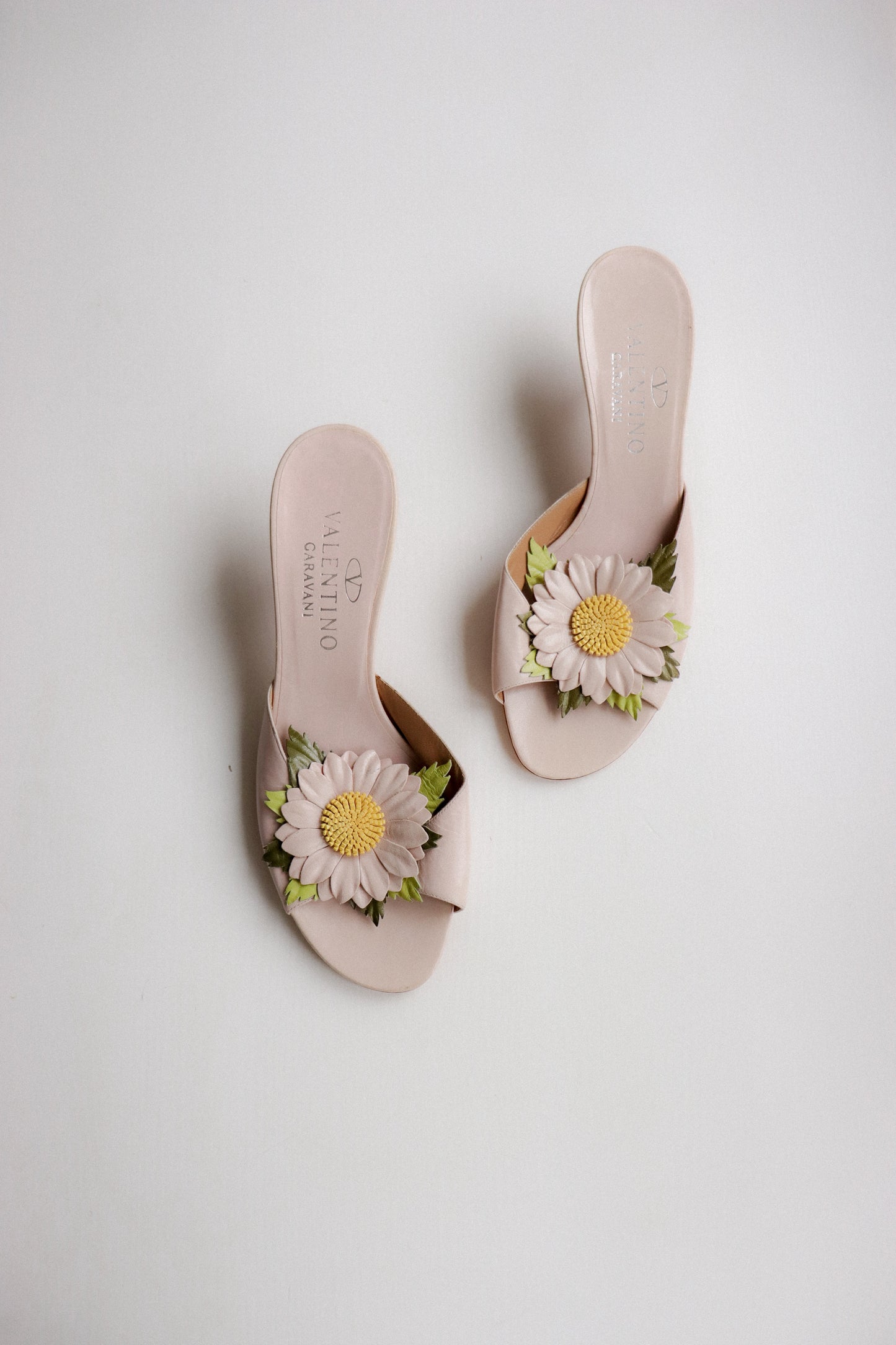 Vintage Valentino Garavani Daisy Mules 37