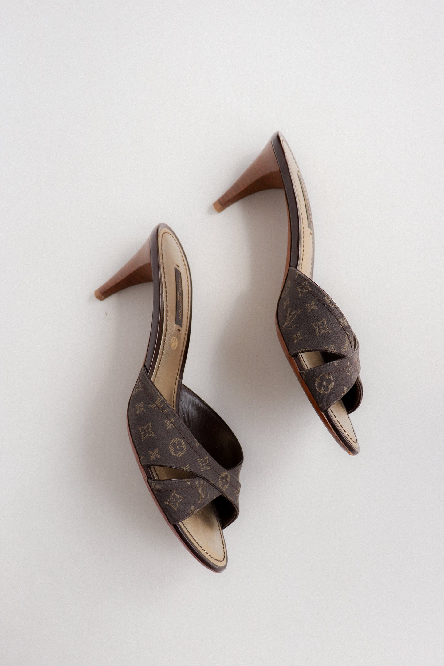 Vintage Louis Vuitton Denim Mules 38.5