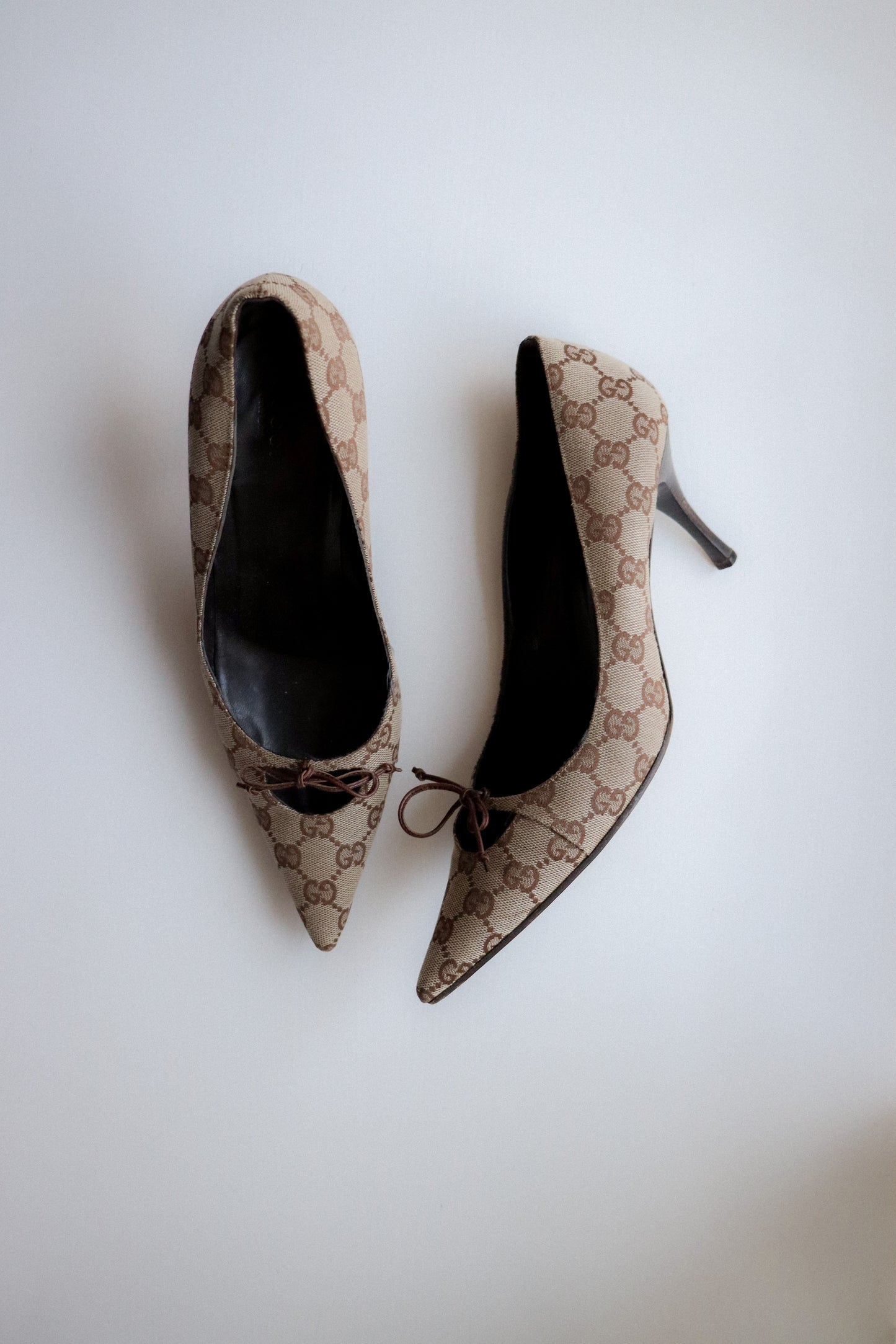 Vintage Gucci Bow Heels 40