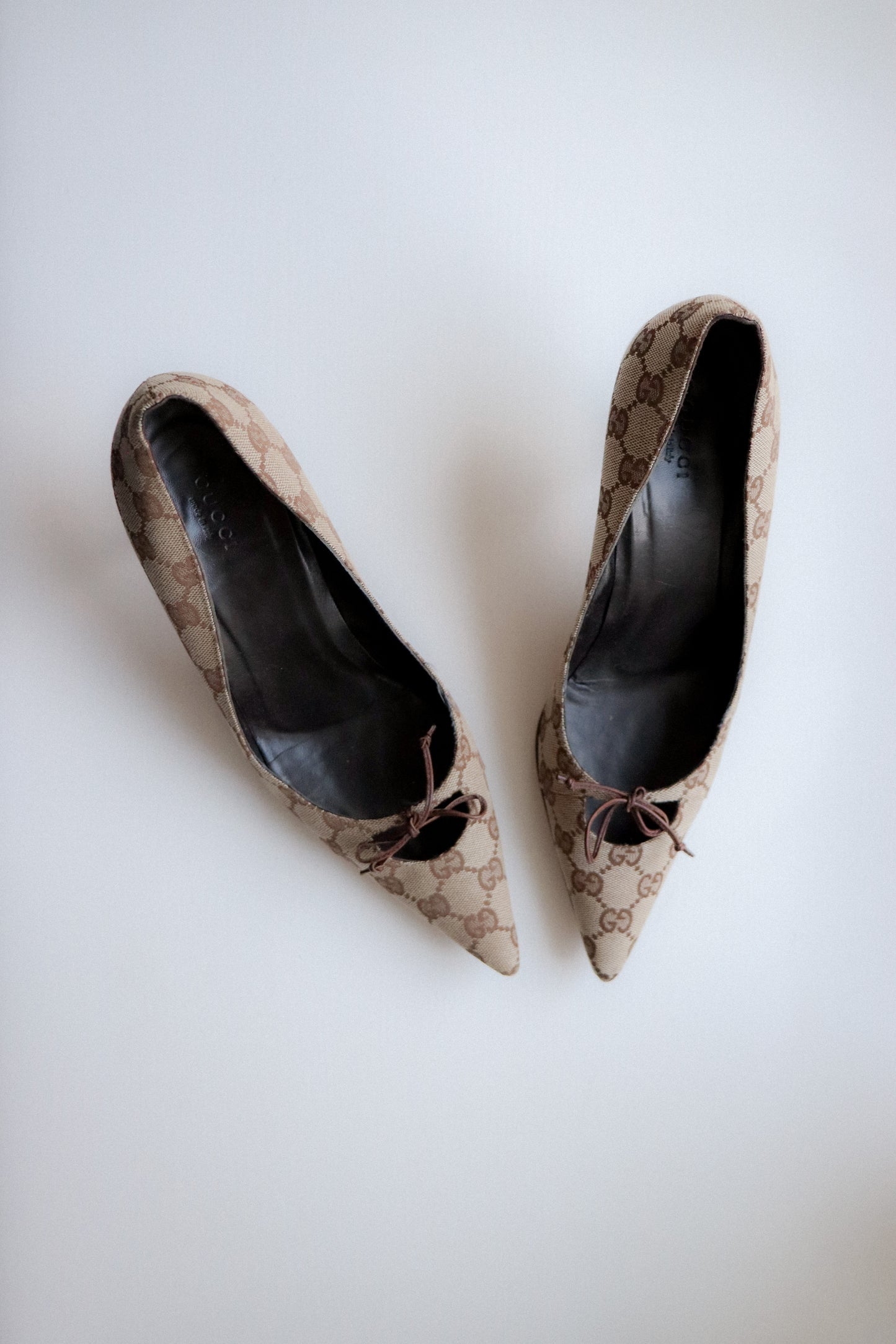 Vintage Gucci Bow Heels 40