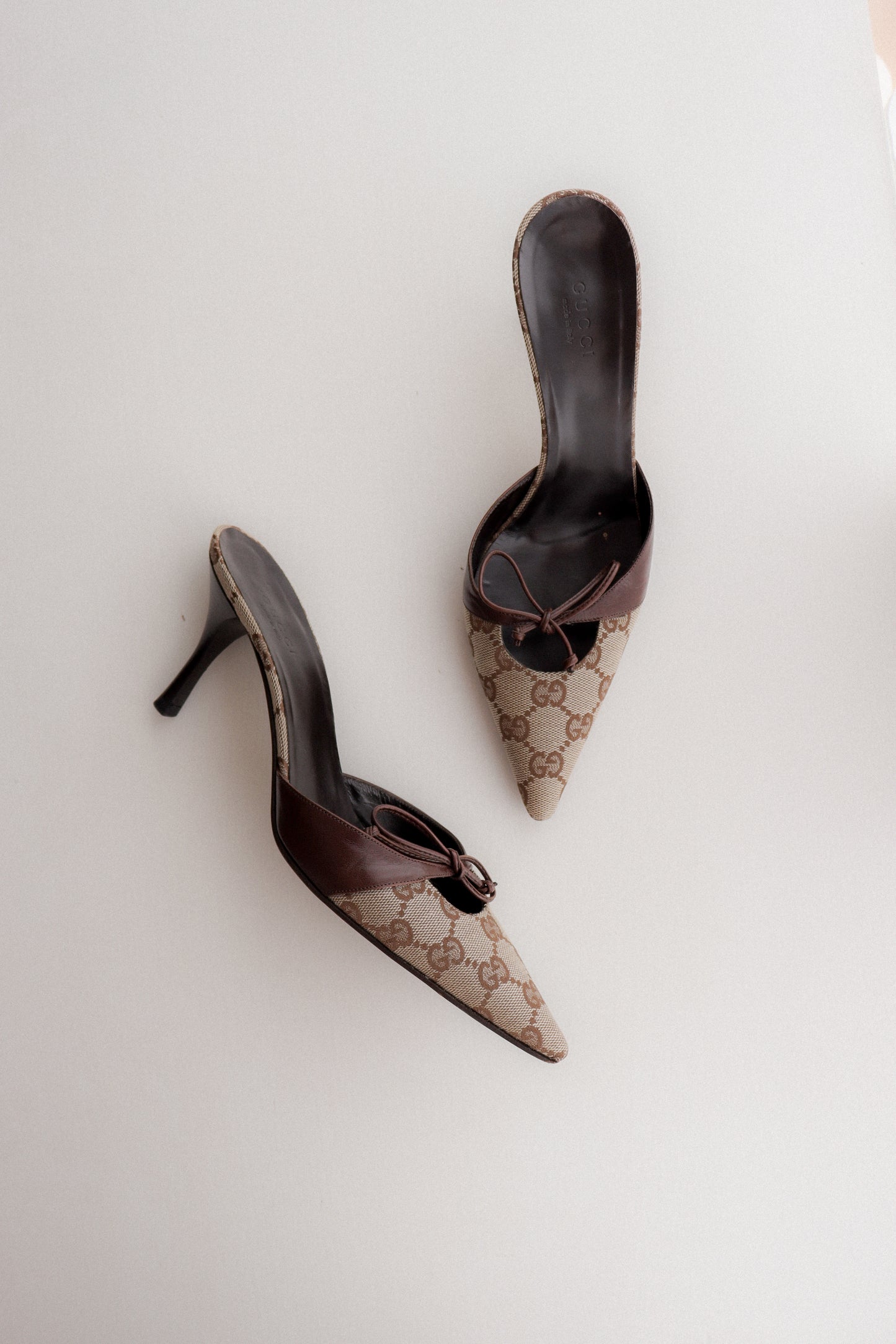 Vintage Gucci Bow Heels 36