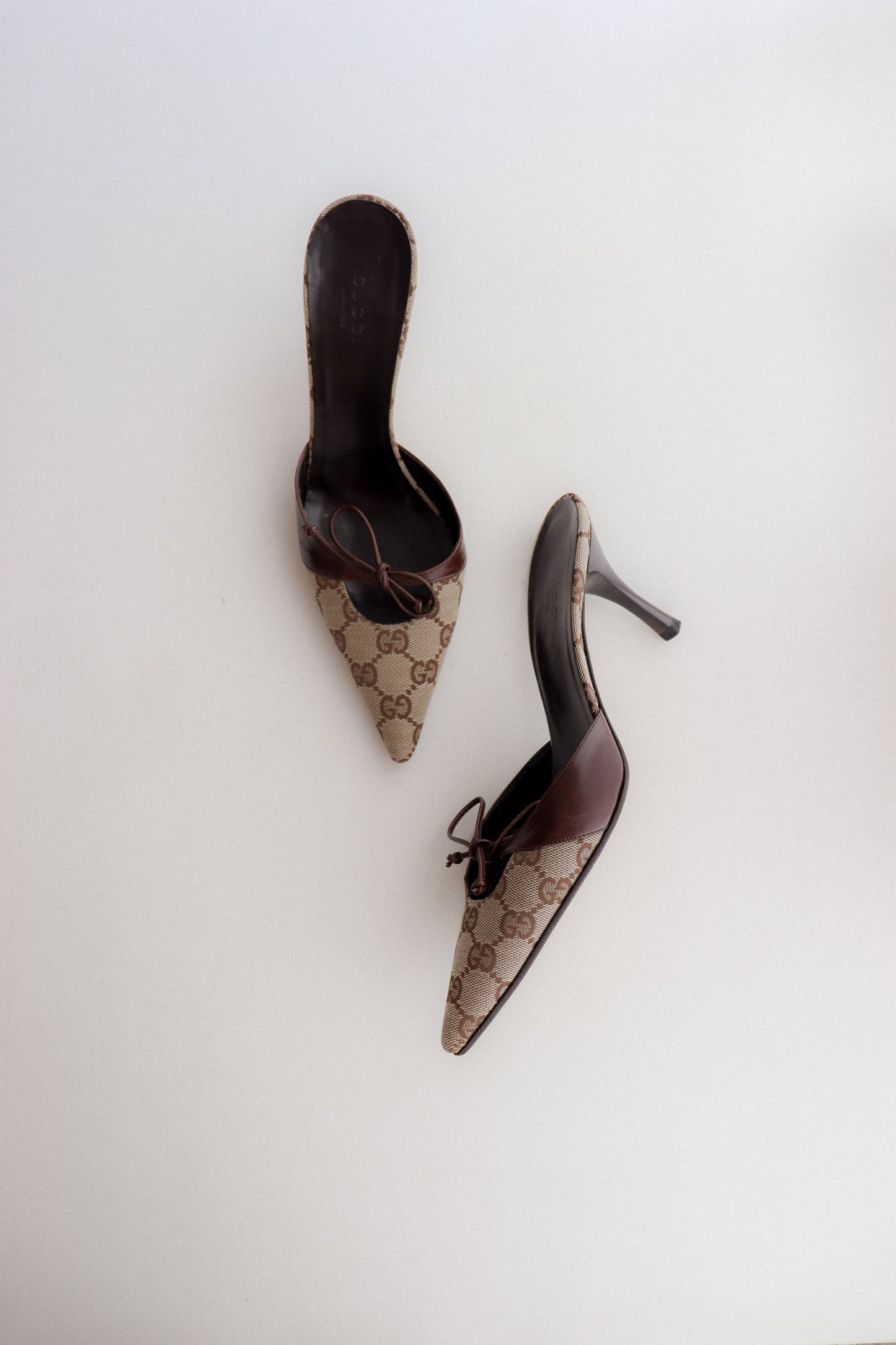 Vintage Gucci Bow Heels 36