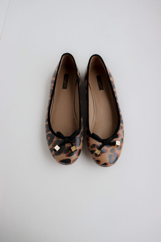 Vintage Louis Vuitton Leo Ballet Flats 39