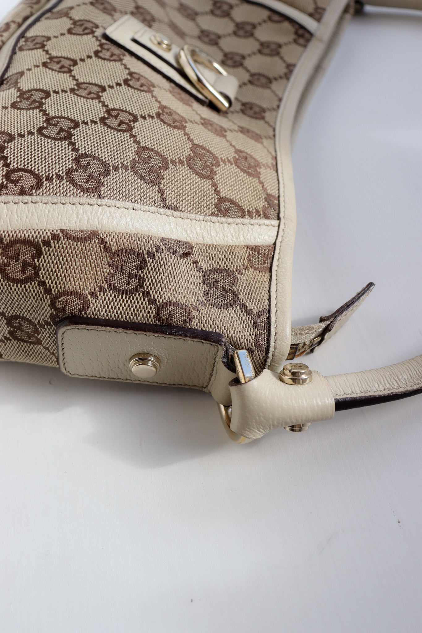 Vintage Gucci Abbey Pochette