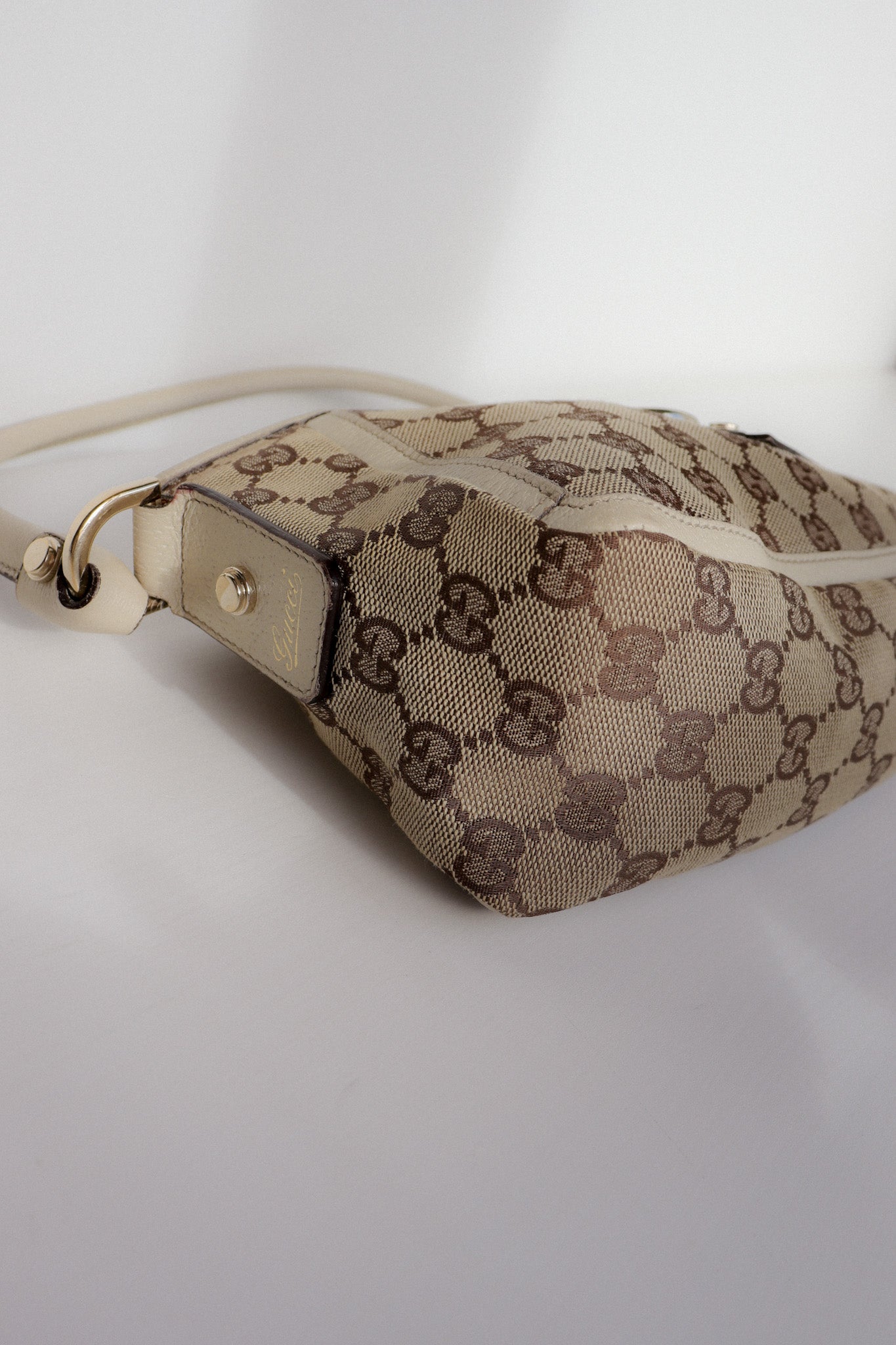 Vintage Gucci Abbey Pochette