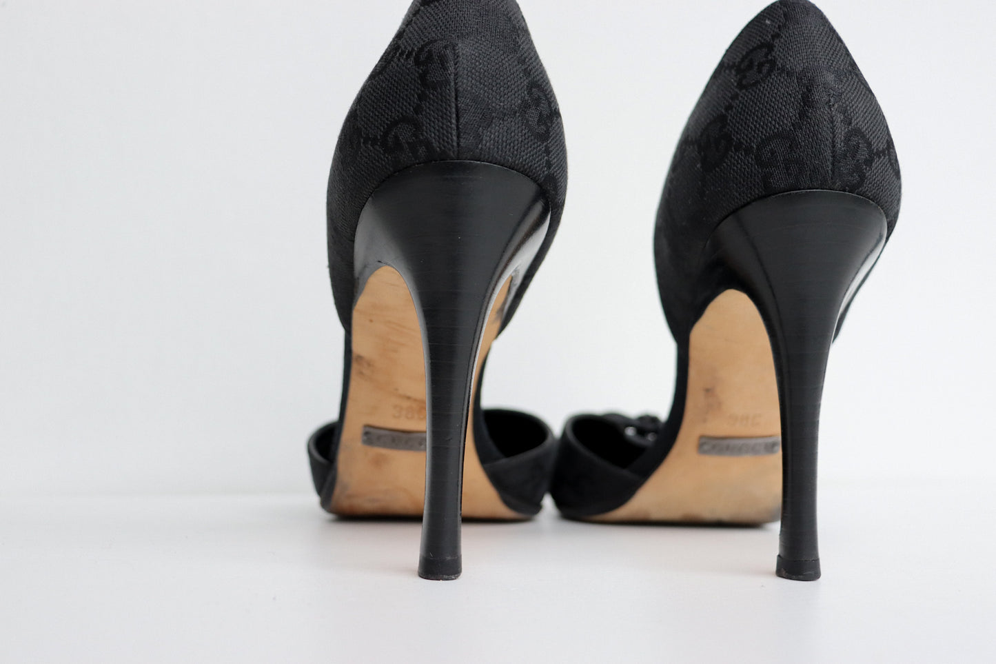 Vintage Gucci Bow Heels 38