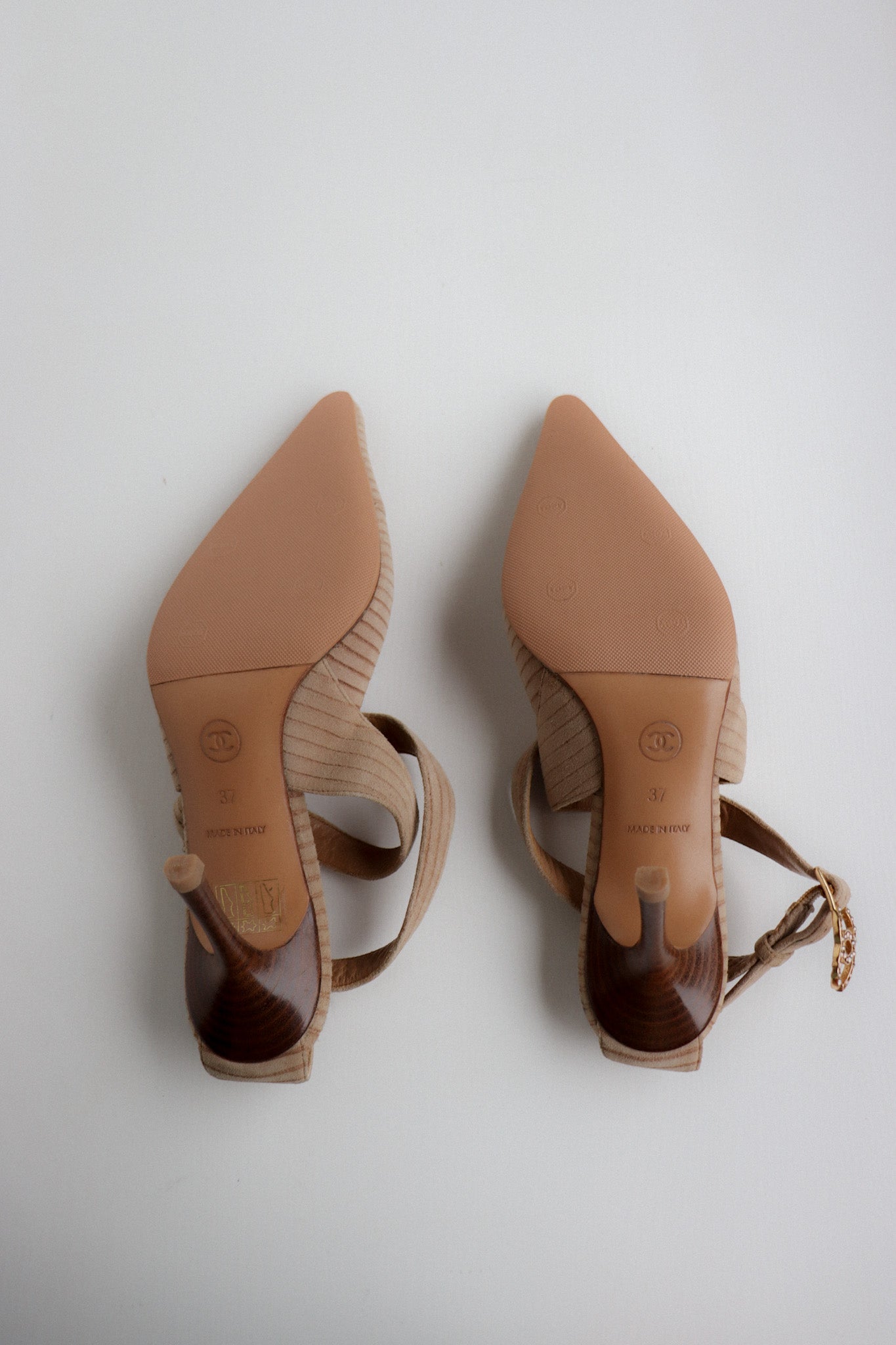 Vintage Chanel CC Heels 37