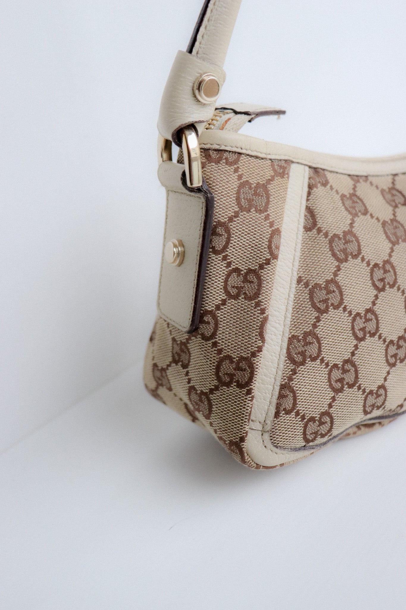 Vintage Gucci Abbey Pochette