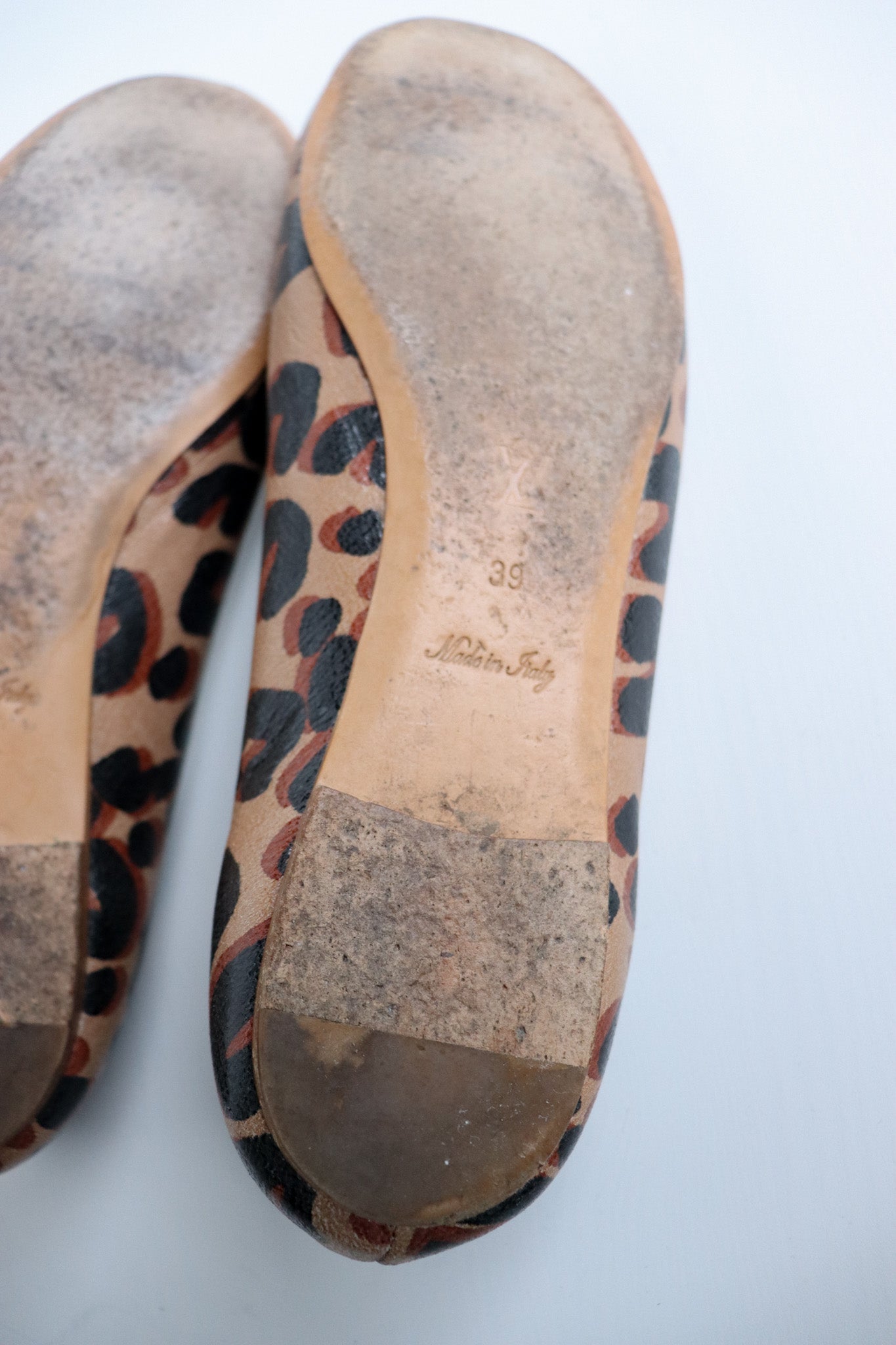 Vintage Louis Vuitton Leo Ballet Flats 39