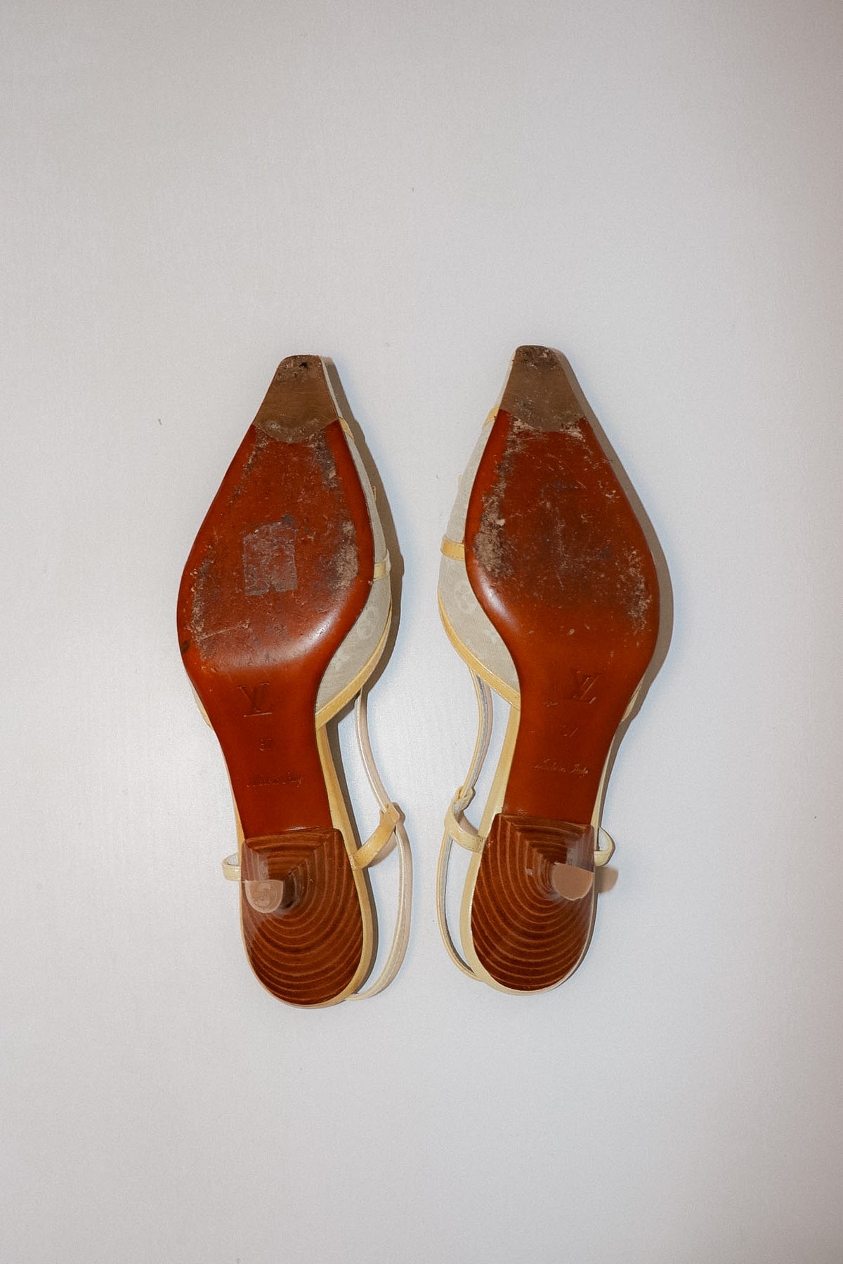 Vintage Louis Vuitton Kitten Heels 37