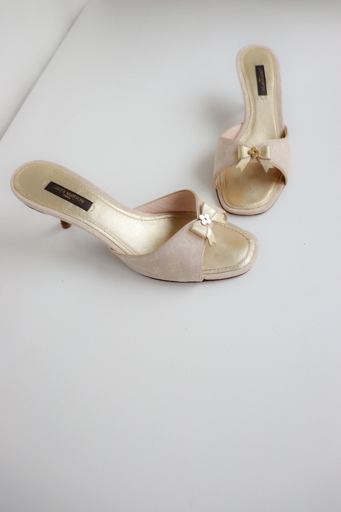 Louis Vuitton Pink/Gold Monogram Canvas Bow Mule Sandals Size 37.5 Louis  Vuitton