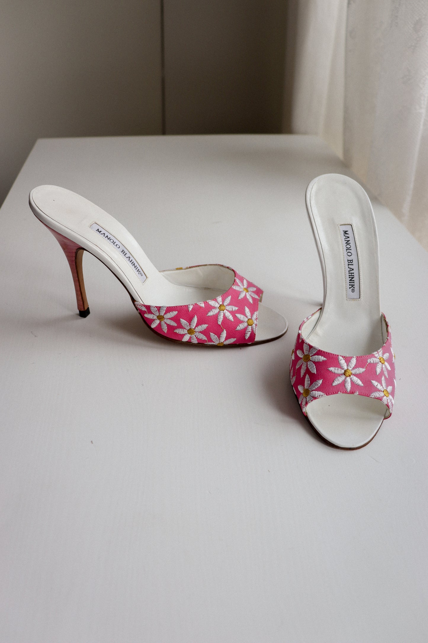 Vintage Manolo Blahnik Daisy Mules 38.5