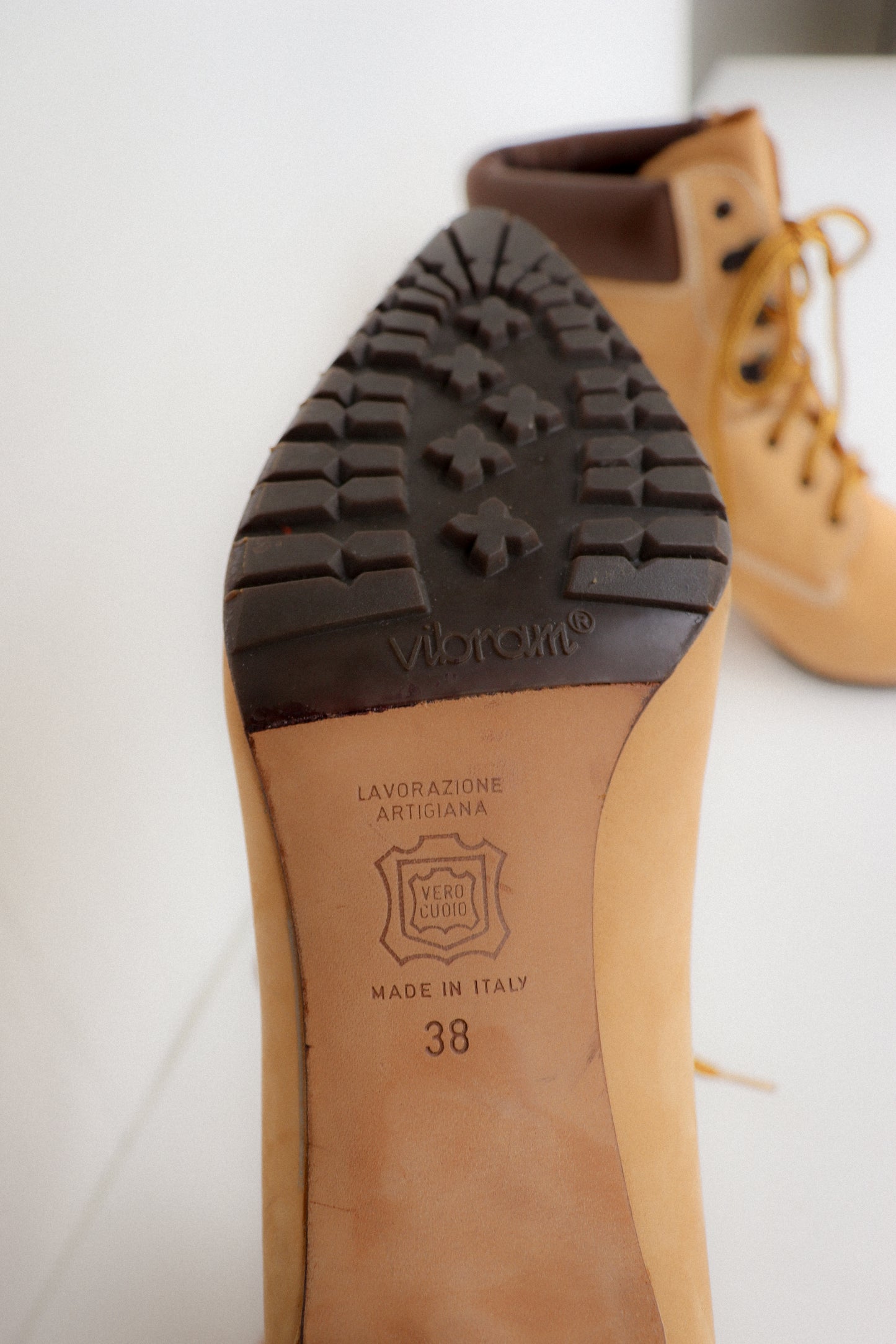 Vintage Manolo Blahnik Oklamod J. Lo Boots 38