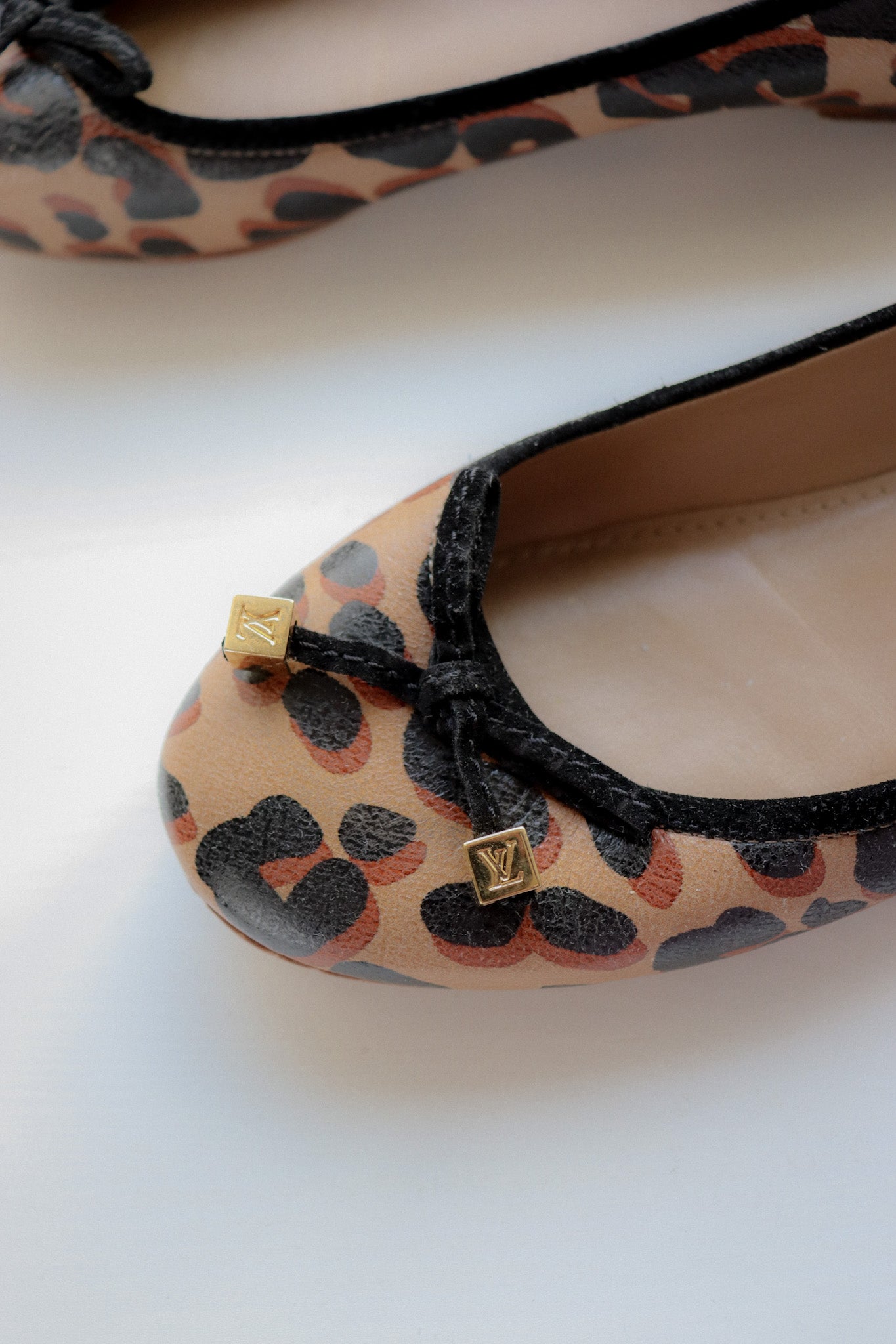 Vintage Louis Vuitton Leo Ballet Flats 39